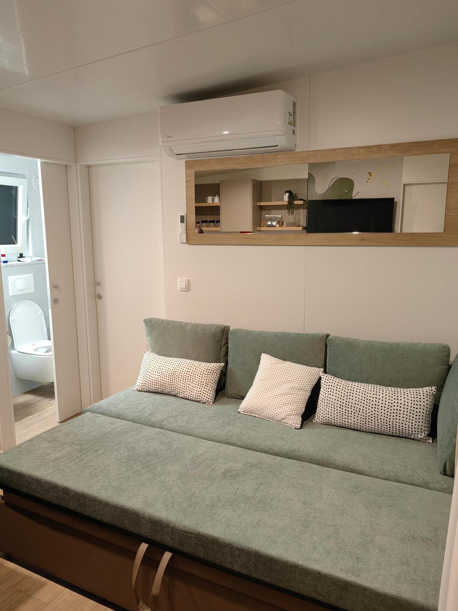 Mobile Home Tonka Biograd Na Moru Exterior photo