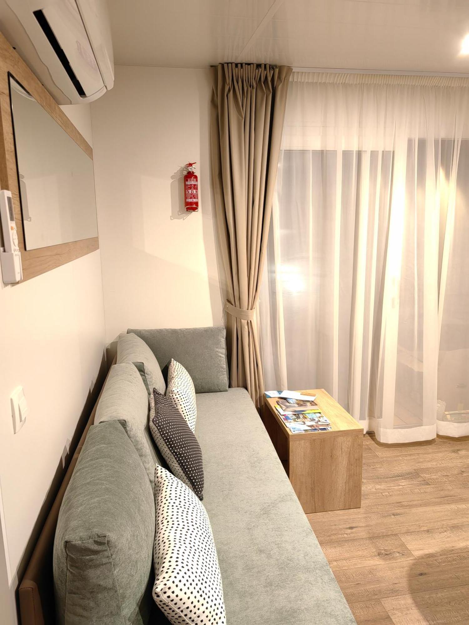 Mobile Home Tonka Biograd Na Moru Exterior photo